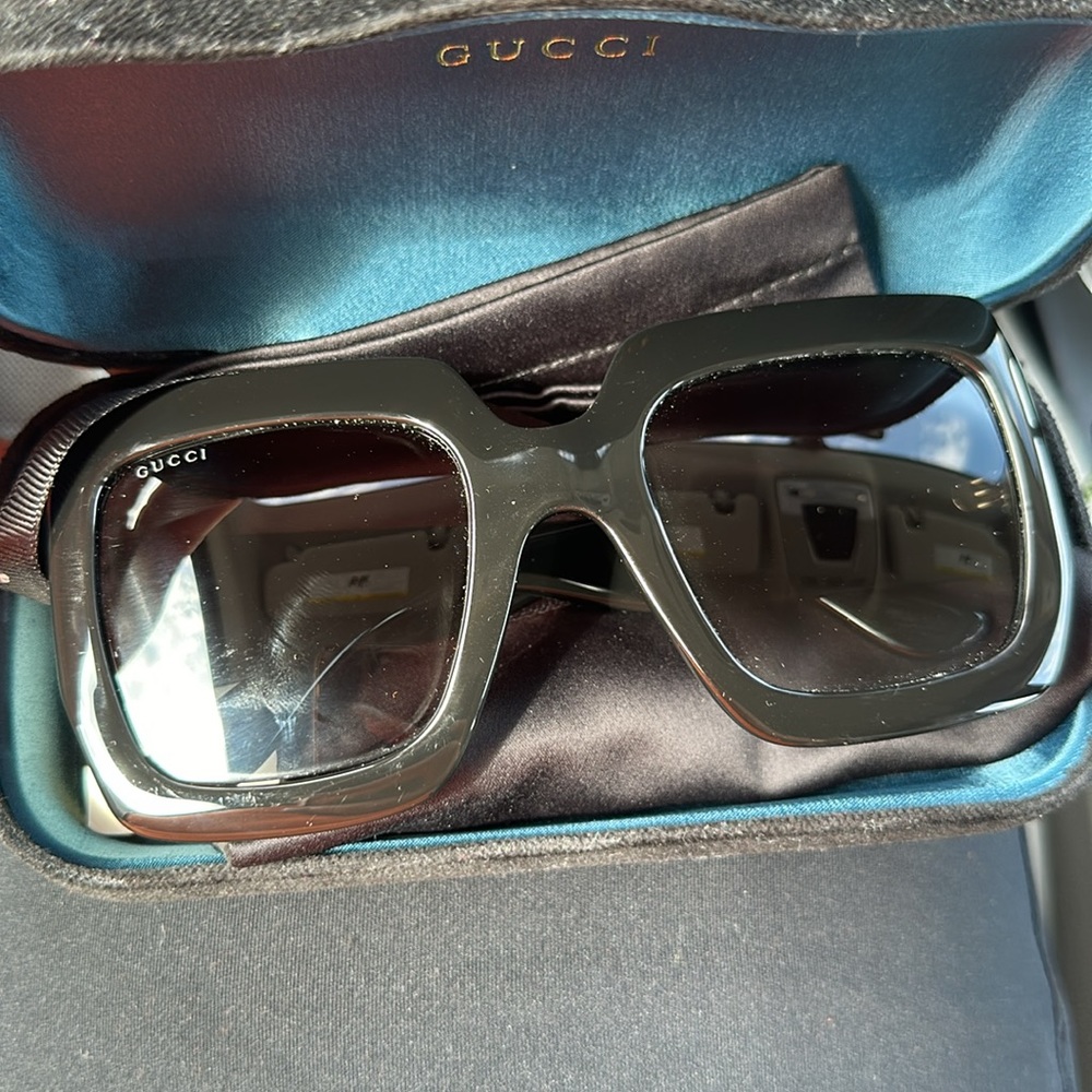 Black Gucci sunglasses authentic! - Picture 5 of 5